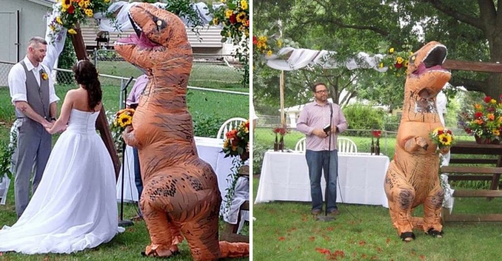 Se Disfraz De Dinosaurio Para La Boda De Su Hermana Y Era Su Dama De